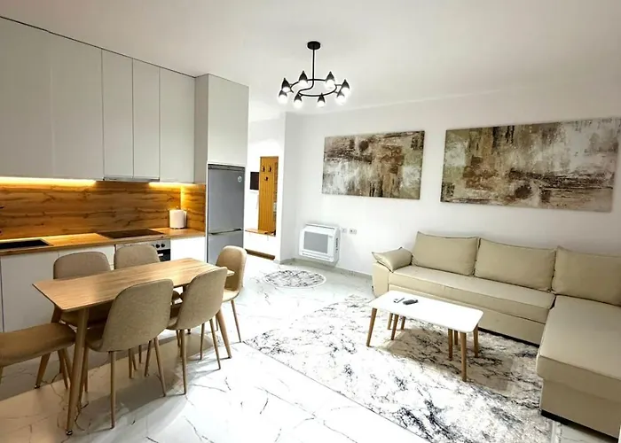 Albania Haven Kafe Flora تيرانا